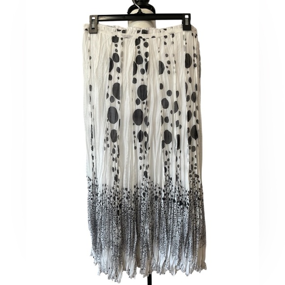 Alberto Makali Dresses & Skirts - Alberto Makali size 6 skirt business office date night black and white size 6